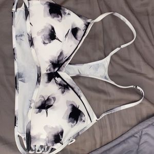 RVCA bikini top. super comfy